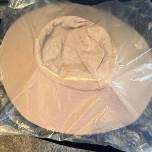 Umbra Soft Cream Women's Hat